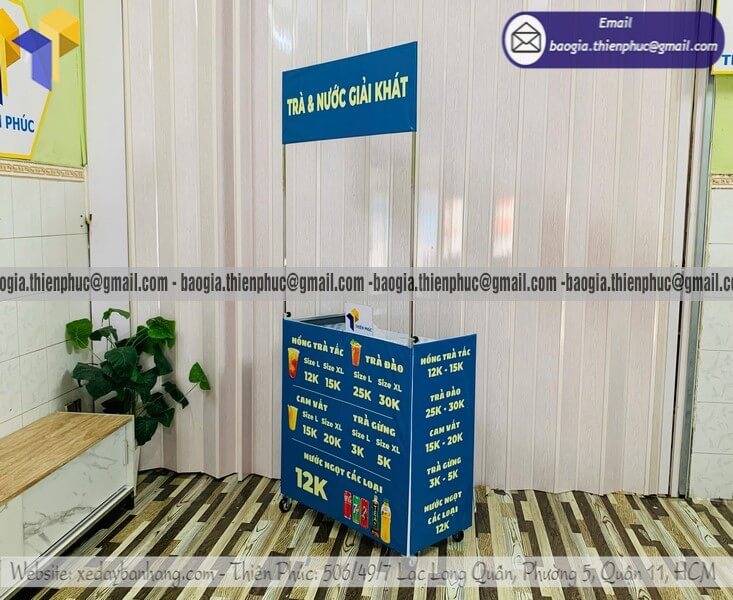 Mẫu quầy bán nước giải khát nhỏ hàng rong gấp gọn gia công theo yêu cầu kích thước riêng thực tế