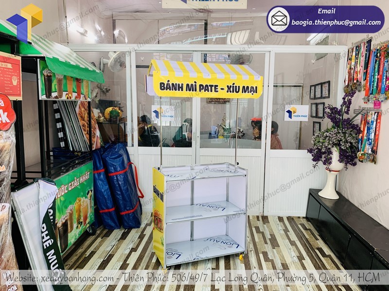 xe gấp gọn bán bánh mì