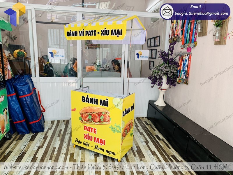 xe gấp gọn bán bánh mì đẹp