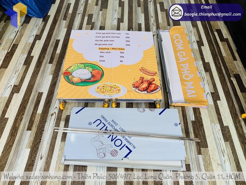 xe bán cơm gà gấp gọn