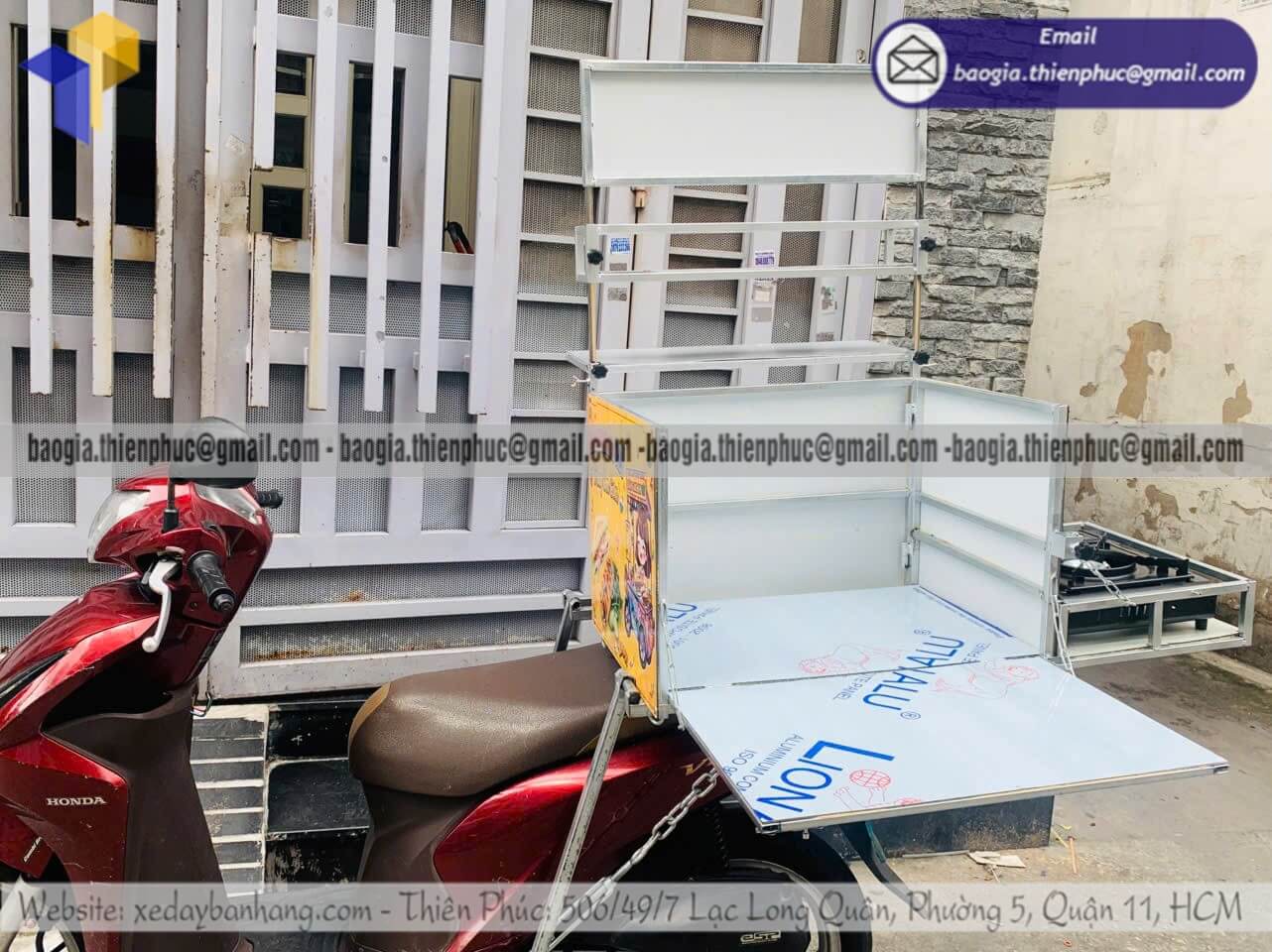 Xưởng sản xuất thùng xếp bán bánh gấp gọn gắn xe máy đẹp mắt cho cửa hàng tại điểm bán